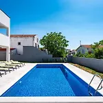 Ilux-3 * Novigrad (Dalmatia)