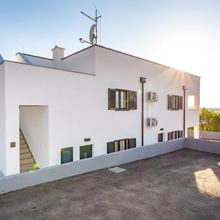 Apartmán Ilux-3 *