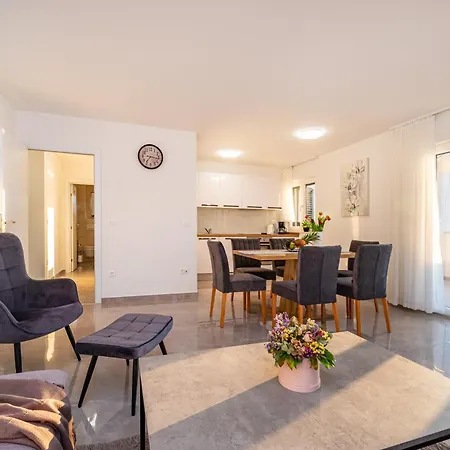 Ilux-3 Novigrad (Dalmatia)