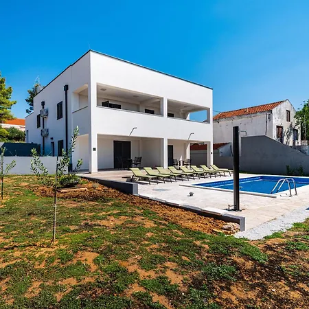 Ilux-3 * Novigrad (Dalmatia)